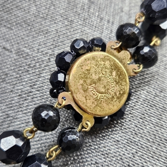 VINTAGE Black Plastic Beaded Strand Cluster Box Clasp Necklace Western Germany - Picture 7 of 8